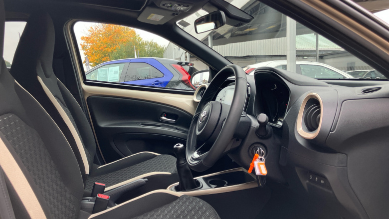 Toyota Aygo X 1.0 VVT-i Edge 5dr Petrol Hatchback